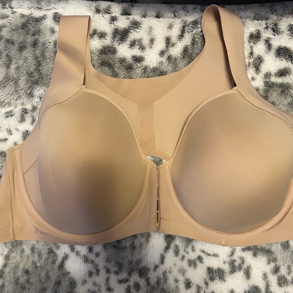 Bali Tan Seamless T-Shirt Bra with Molded Cups